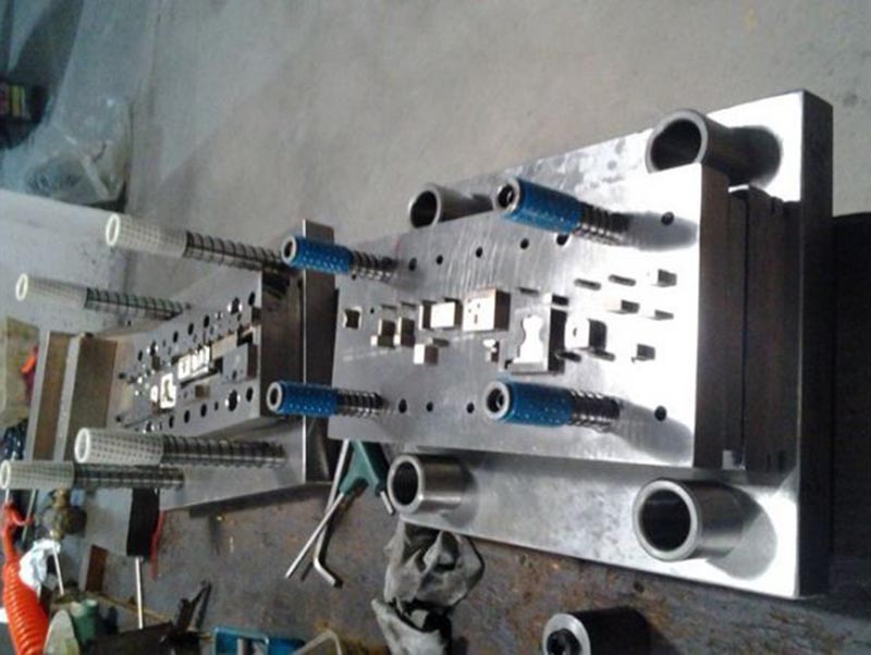 源城模具制造-12